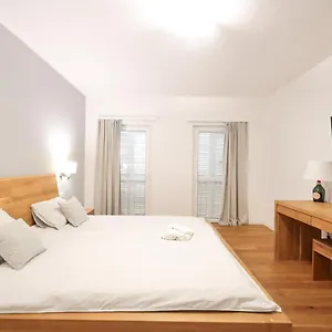 Sunset Boutiqe Old Town Apartment