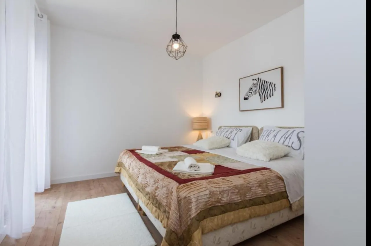 Apartments Marta 2 자다르
